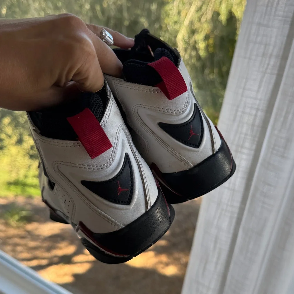 Jordan true flight white varsity red black 5 6.5